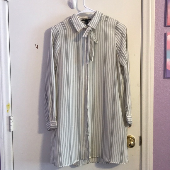 White and black striped dress - Picture 1 of 8